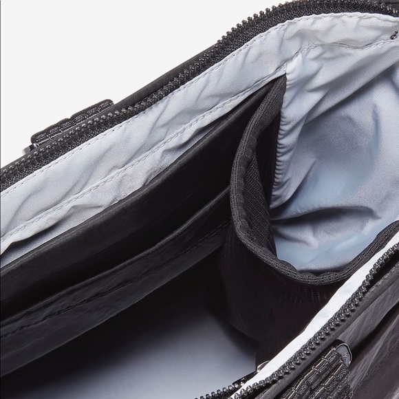 Nike One Luxe Women’s Training Bag (32L) - Picture 7 of 16